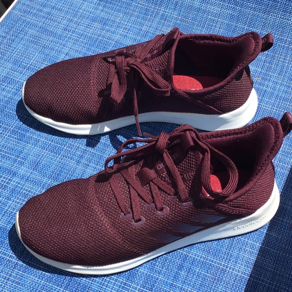 *Donated* AdidasCloudform size 7 maroon women’s sneakers 👟 - Picture 4 of 6